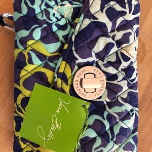 Vera Bradley Smartphone Wristlet in Katalina Blues